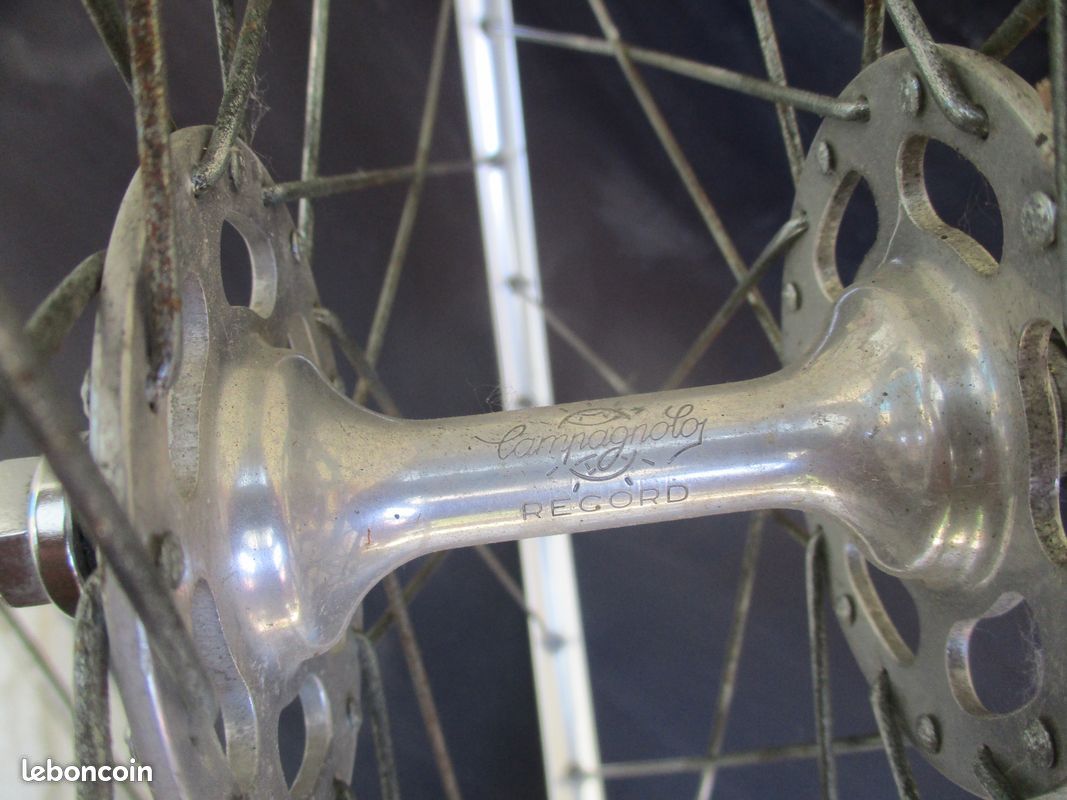 Campagnolo Paar Laufräder / jeu de roues / 28 (Gebraucht) in Le Mont