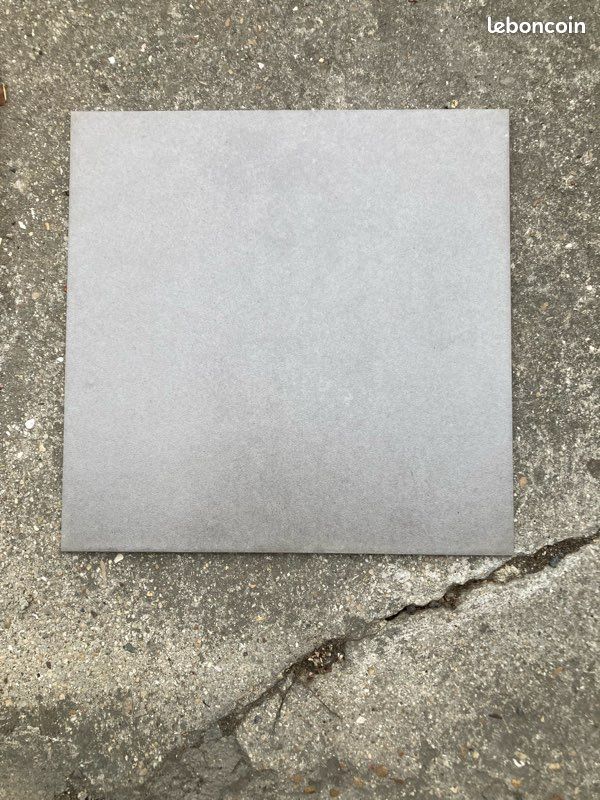 Vend carrelage gris 30x30 (image 1)
