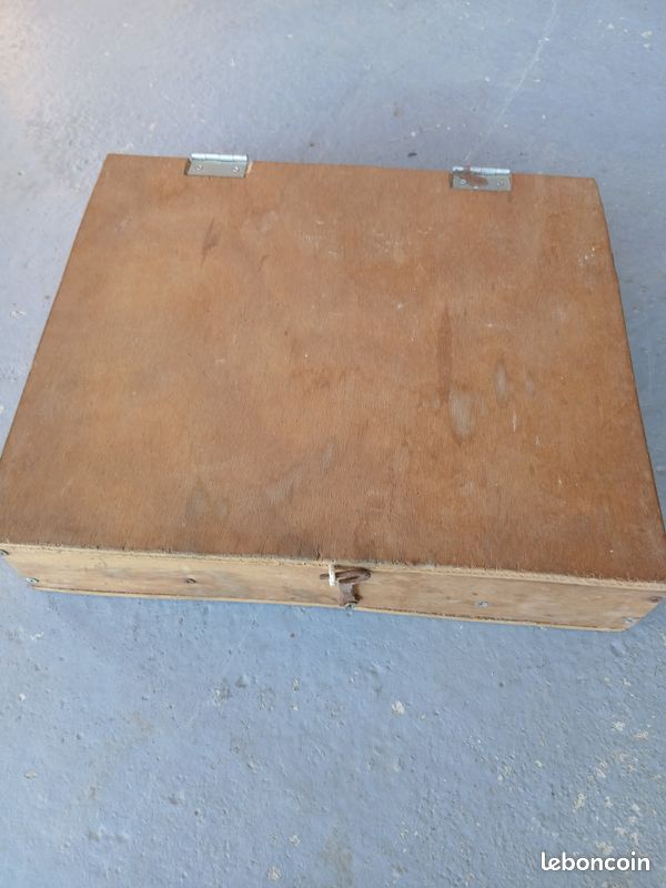 Boite en bois (image 1)