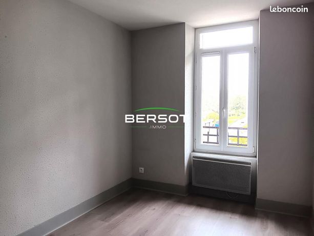 https://img.leboncoin.fr/api/v1/lbcpb1/images/6e/42/f0/6e42f027e908c93770798dab992163d580b4f724.jpg?rule=ad-image