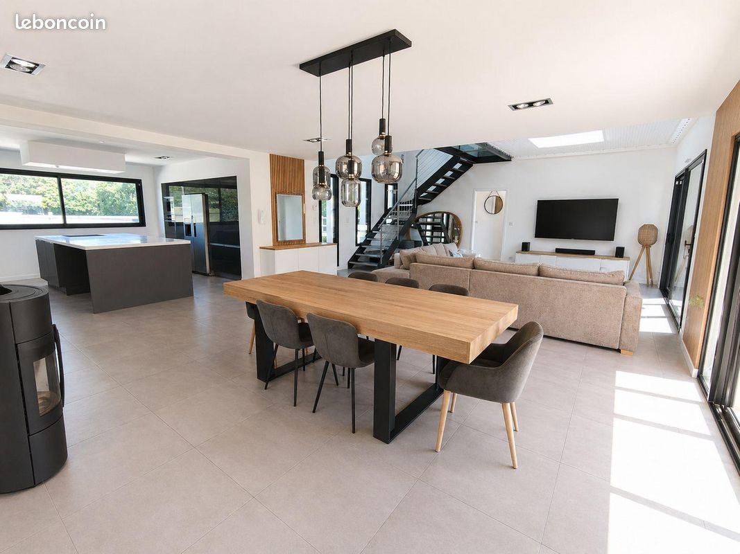 Maison 10 pièces 185 m² · à Yvré-l'Évêque · 185 m² · 775 000 €