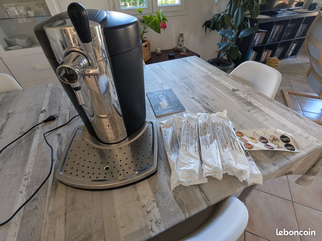 Tireuse à bière KRUPS avec 8 tubes de recharge et la notice (image 11)