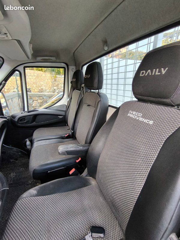 IVECO Daily 35C18 HI-MATIC 2024 Benne JPM – Attelage – Prêt à travailler (image 4)