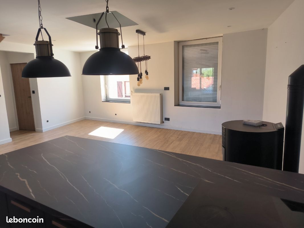 Appartement 6 pièces 150 m² · à Andrézieux-Bouthéon · 150 m² · 1 230 €/mois