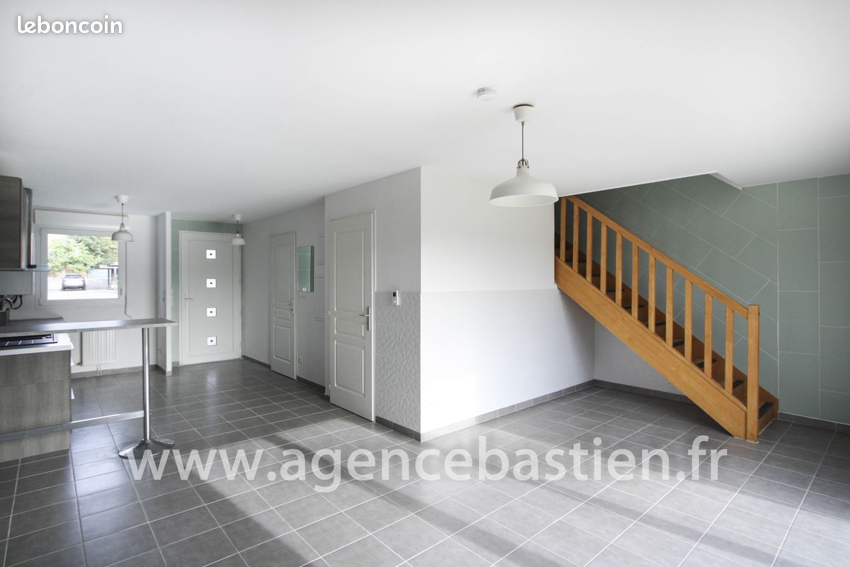 Maison 4 pièces 81 m² · à Saint-Genis-Pouilly · 81 m² · 2 500 €/mois