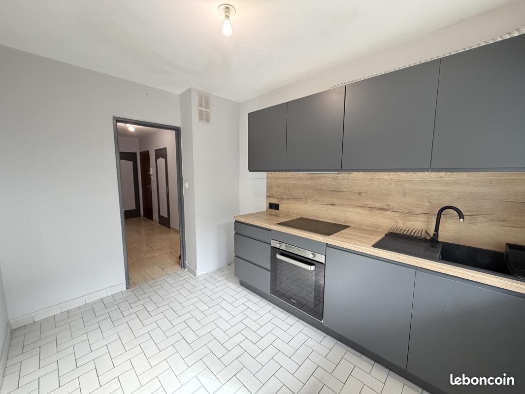 Appartement 3 pièces 63 m² · à Saint-Étienne · 63 m² · 600 €