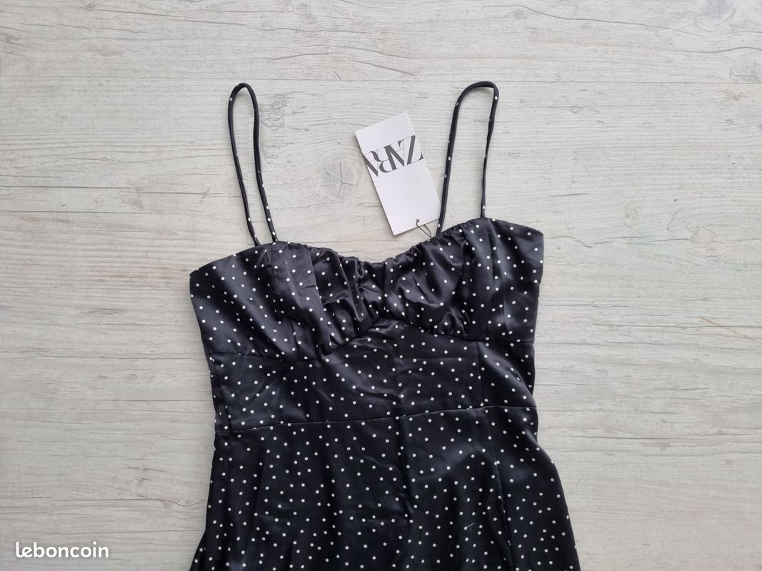 Robe longue d'été noire à pois Zara en XS neuf Vêtements