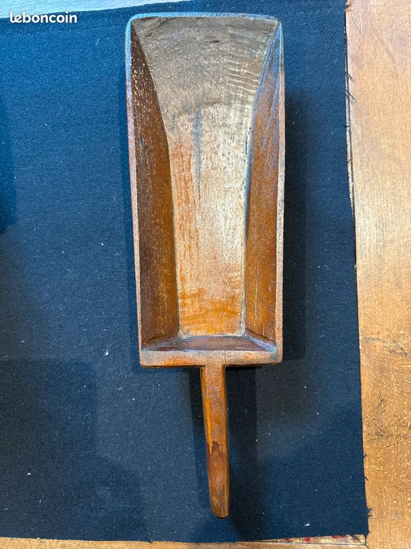 Pelle à farine en bois ancienne (image 2)