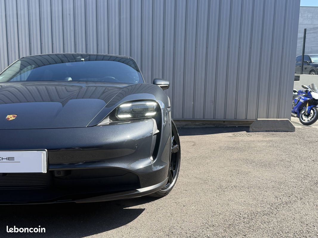 PORSCHE Taycan Cross Turismo 4 476 ch (image 13)
