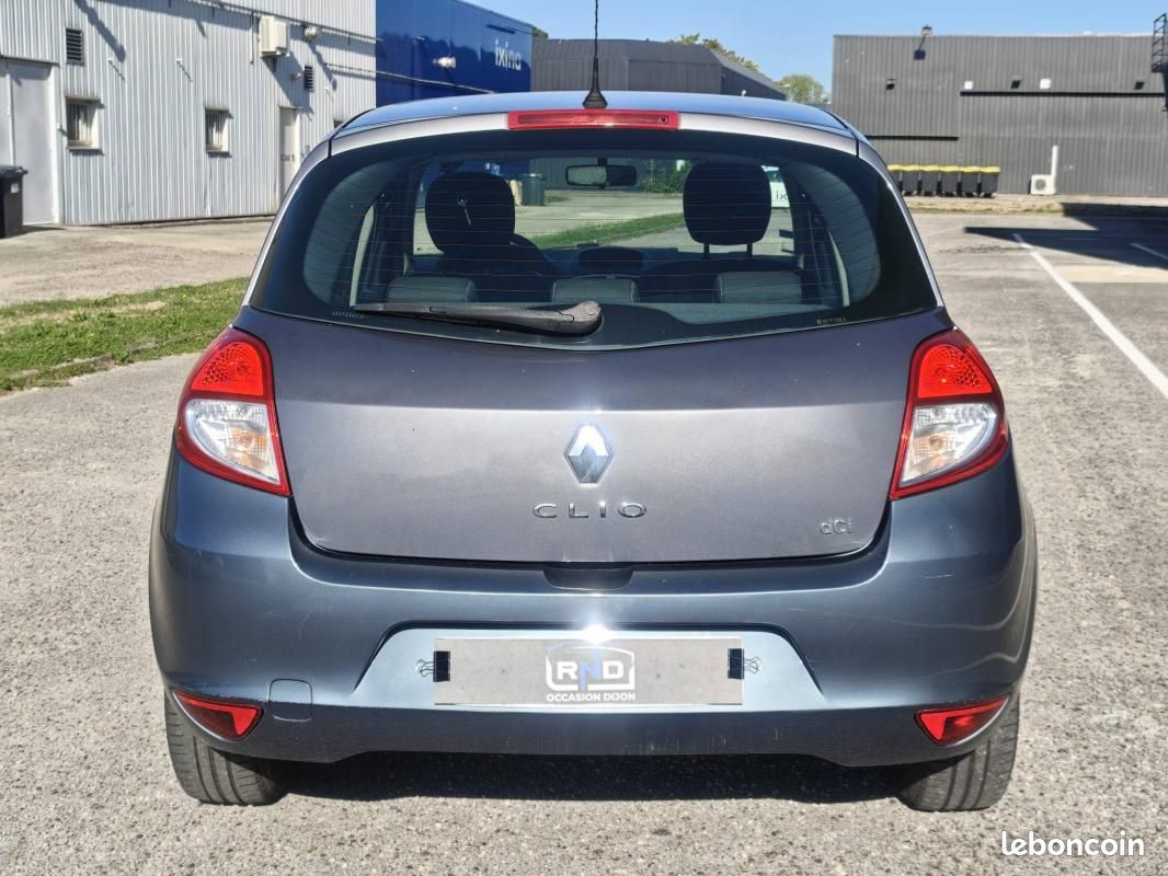 Renault Clio III 1.5 dCi 85ch Business Eco² 98g 5p Entretien à jour (image 8)