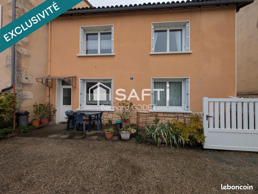 Immeuble 151 m² · à Ruffec · 151 m² · 145 000 €