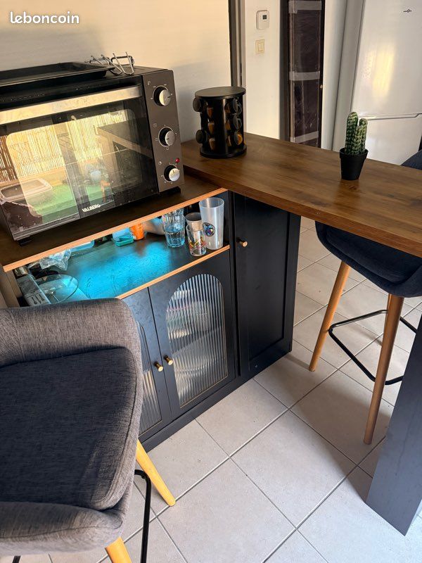 Table haute avec 2 chaises – style moderne bois/noir (image 2)