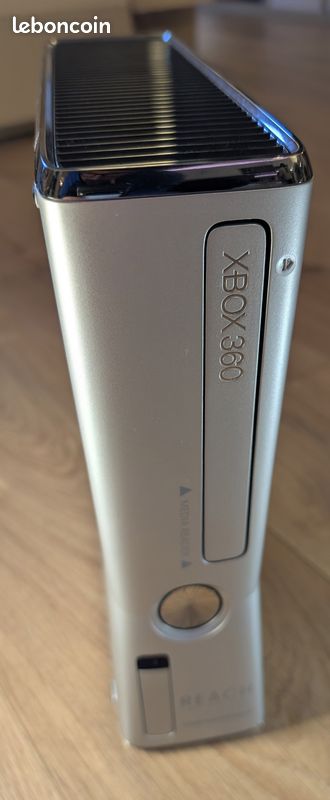 Console Xbox 360 Elite (250 Go) - Édition Limitée Halo Reach en boîte