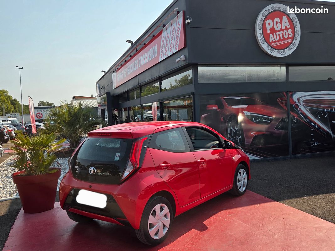 Toyota Aygo 1.0 L VVT-I 72 CH "X-Play" 5 Portes / 1ère Main (image 7)