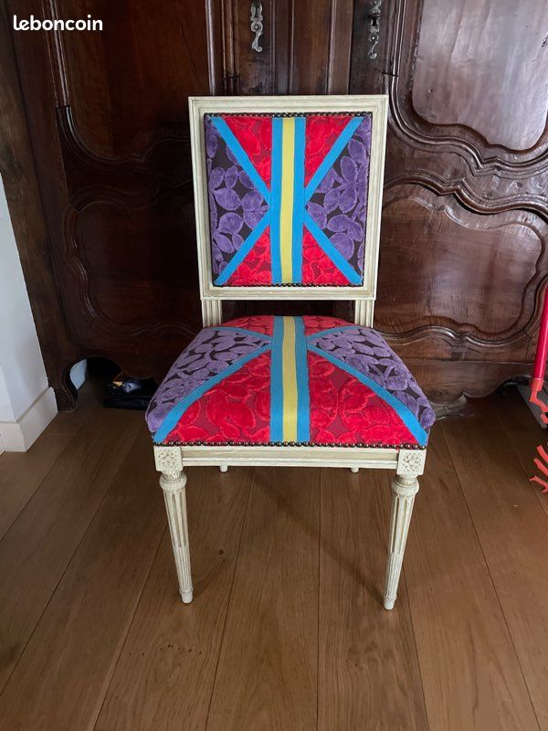 Chaise capitonnée (image 1)