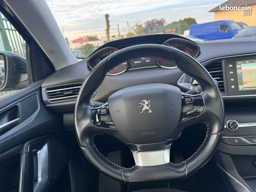 Peugeot 308 II SW 2.0 BLUEHDI 150 S&S FELINE EAT6 (image 9)