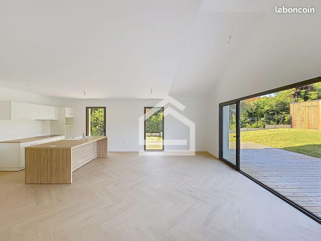 Maison 6 pièces 137 m² · à Artigues-près-Bordeaux · 137 m² · 441 000 €