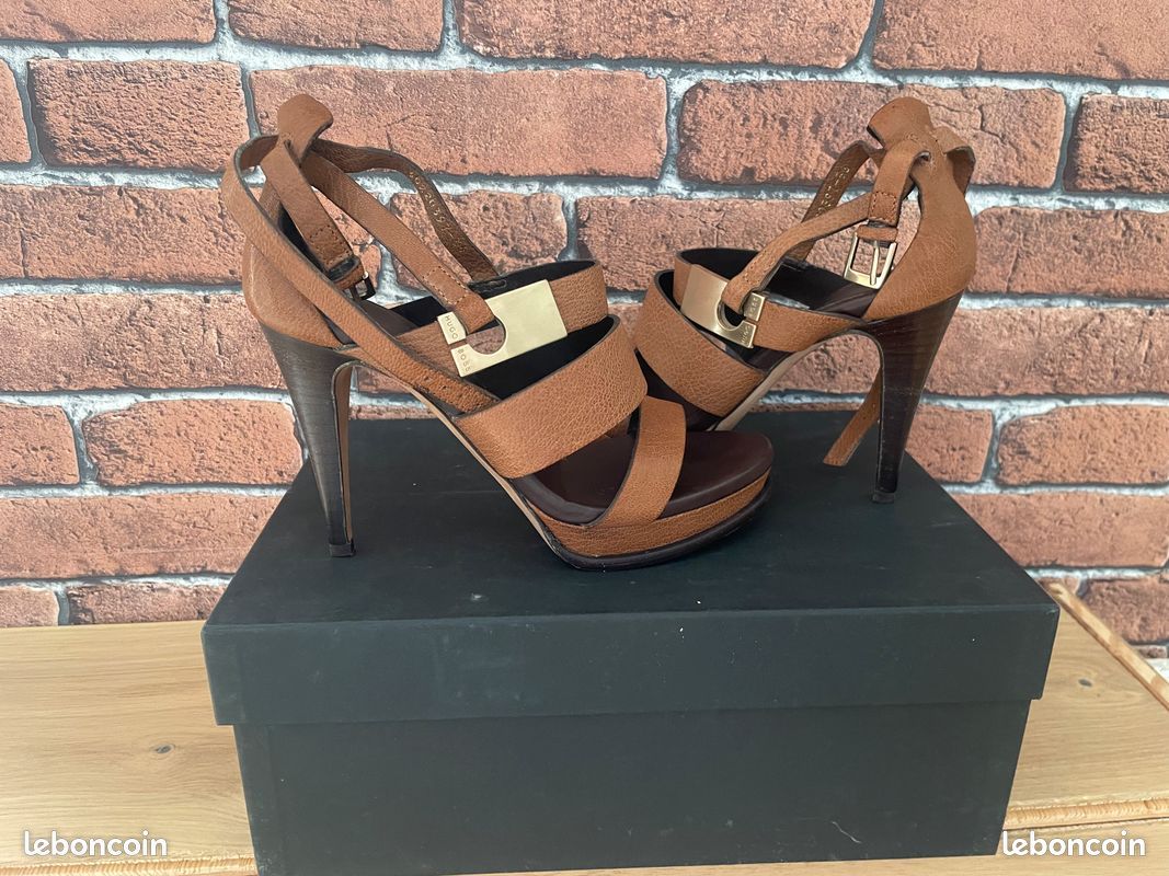 Talons Hugo Boss Taille 36 (image 2)