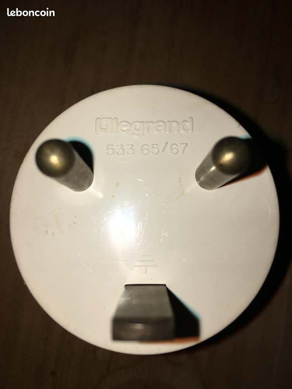 Adaptateur broche LEGRAND 16A vers 20A (image 6)