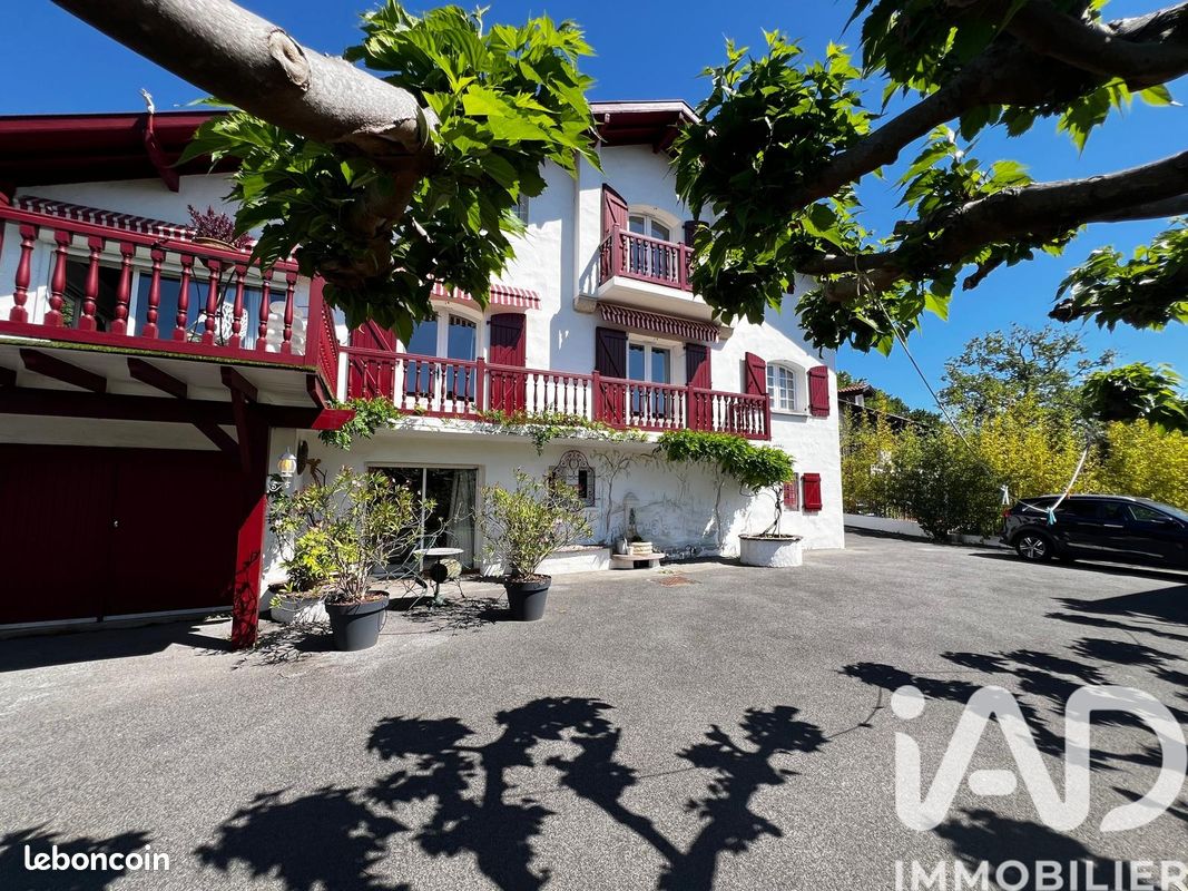 Maison 7 pièces 240 m² · à Ustaritz · 240 m² · 785 000 €