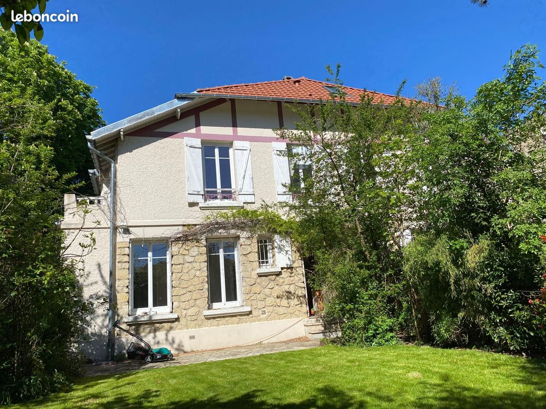 Maison 6 pièces 120 m² · à Le Vésinet · 120 m² · 2 600 €/mois