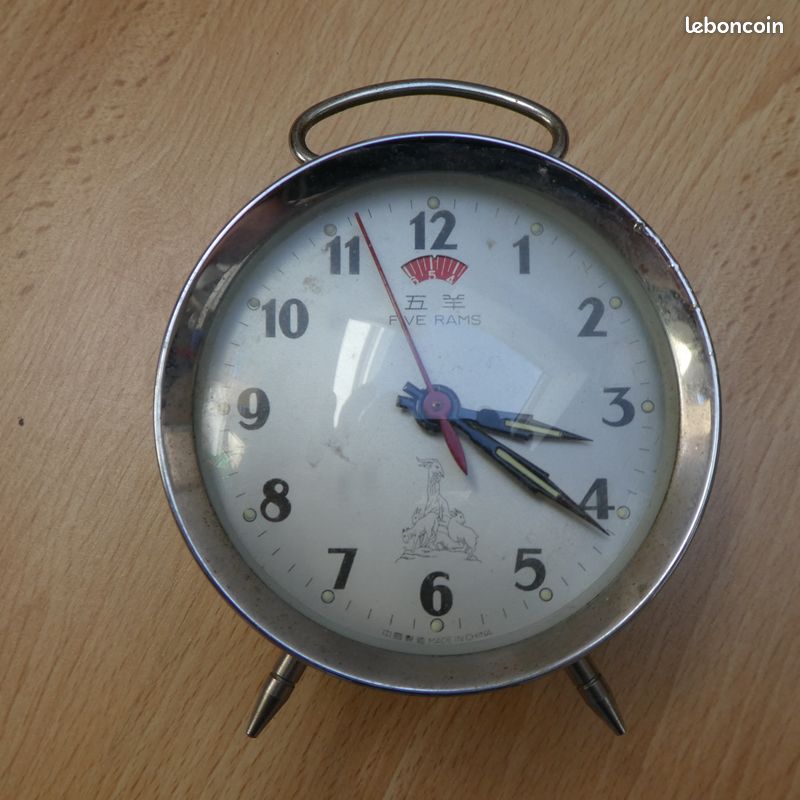 Réveil Mécanique Ancien Vintage Bayard Crème - fonctionne très bien