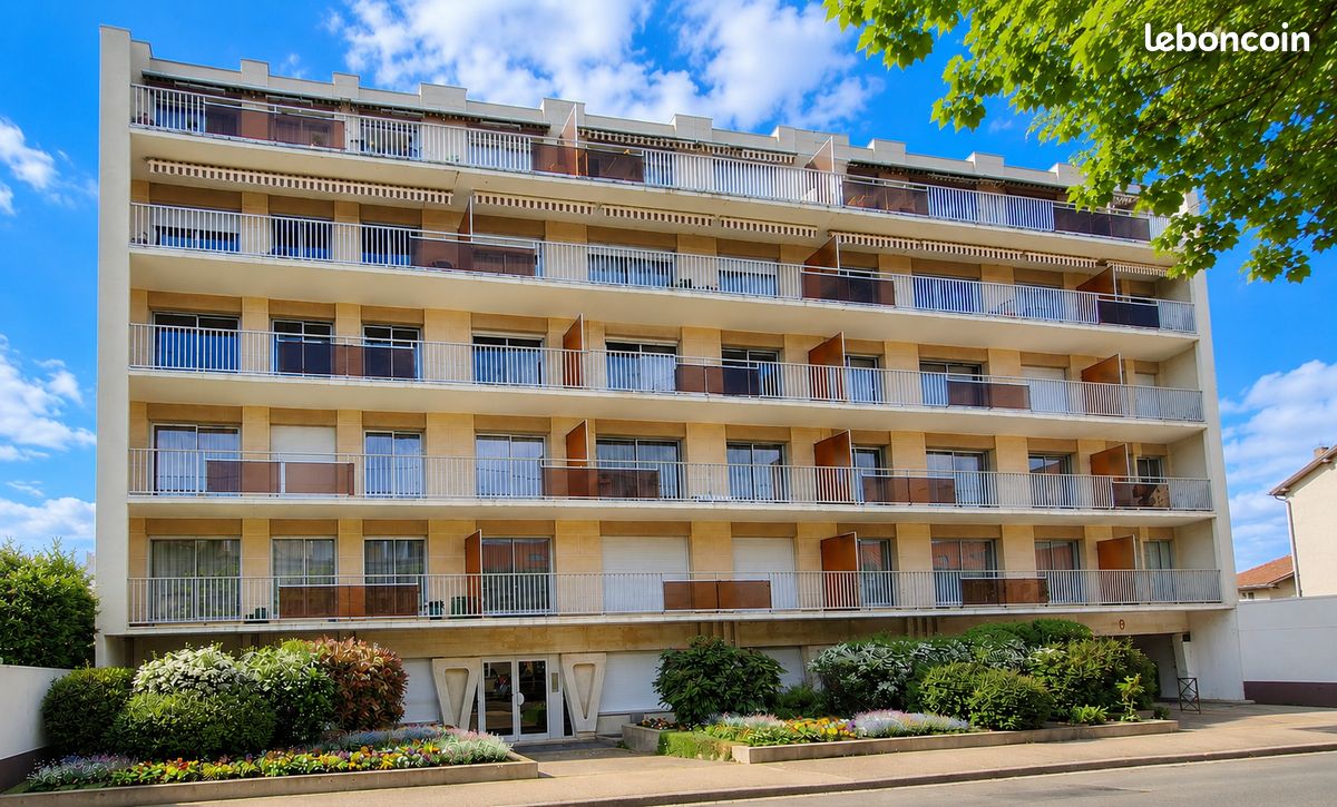 Parking/box Poissy · 19 000 €