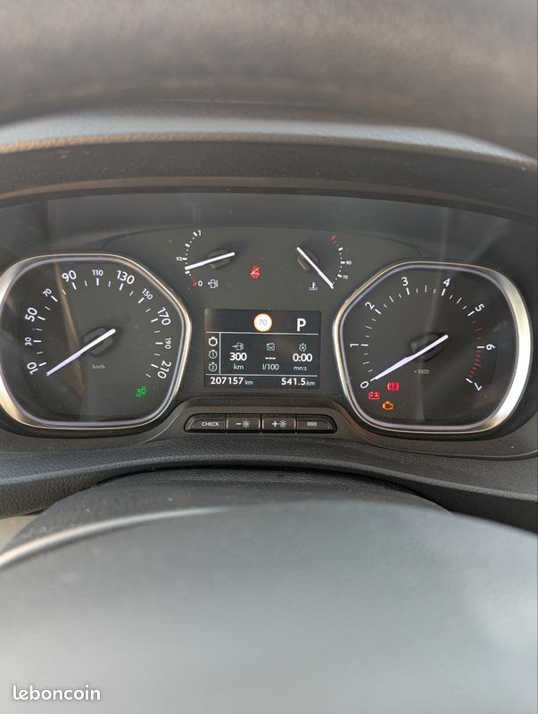 Peugeot expert 180cv eat6 Premium (image 10)