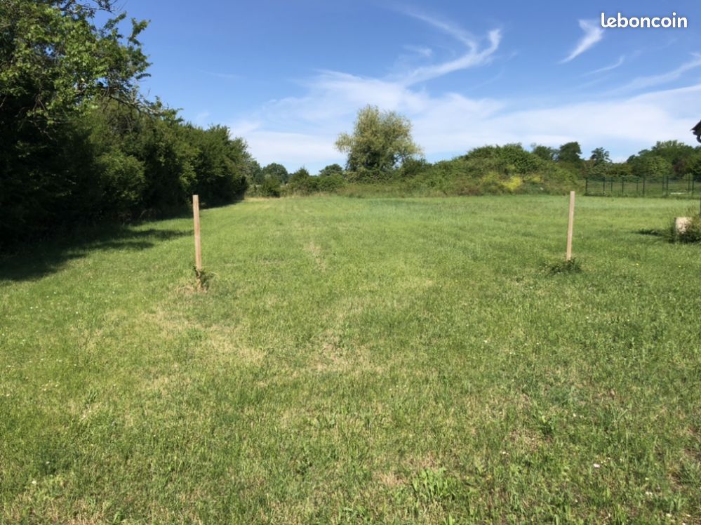 Terrain 824 m² Pugnac · 48 800 €