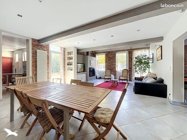 Maison 7 pièces 240 m² — 1