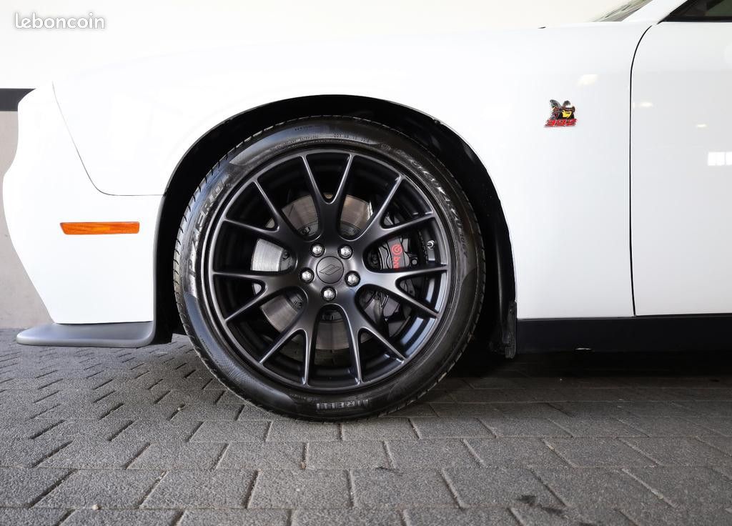 Dodge CHALLENGER Scat Pack 6.4 V8 HEMI 491 ch – BVA – Brembo – ACC – Jantes 20” (image 8)