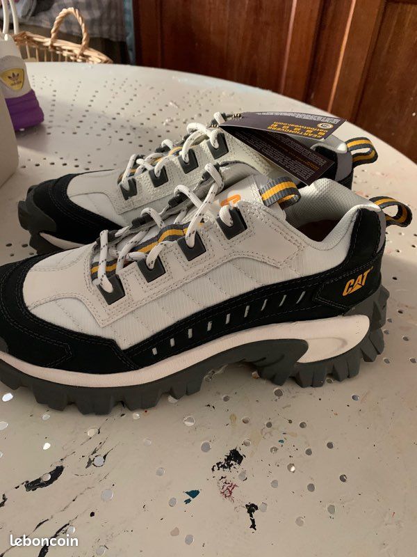 Chaussure Caterpillar neuve taille 41 (image 1)