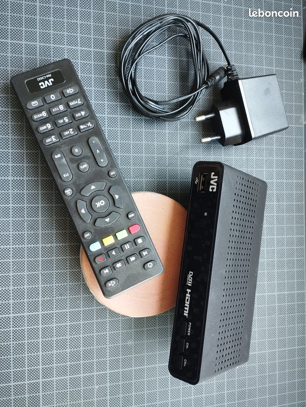 Décodeur TNT HD JVC (image 1)