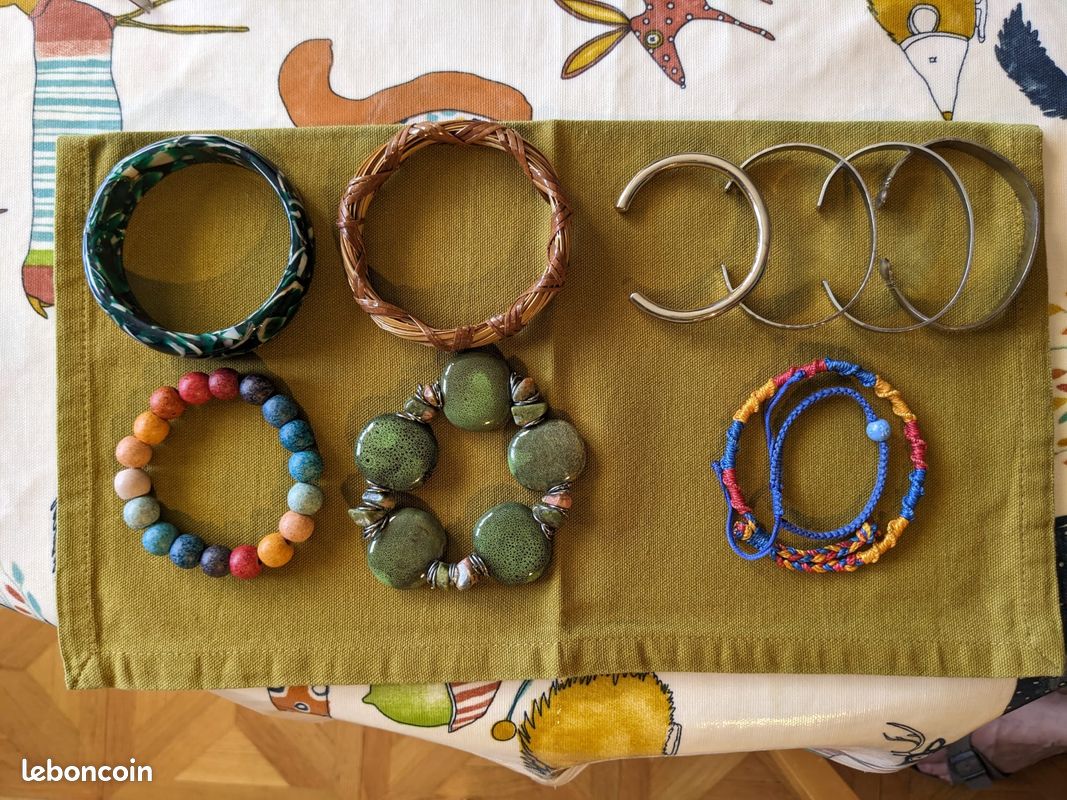 Lot de bracelets (image 1)