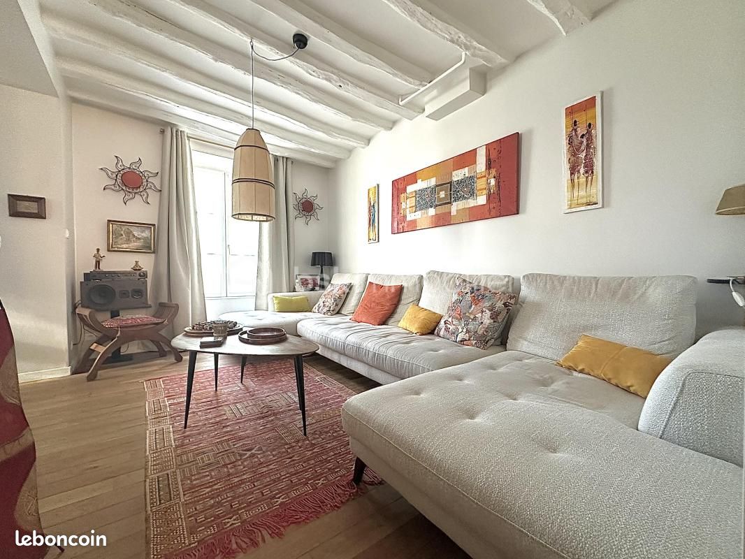 Maison 6 pièces 150 m² · à Le Mesnil-le-Roi · 150 m² · 885 000 €