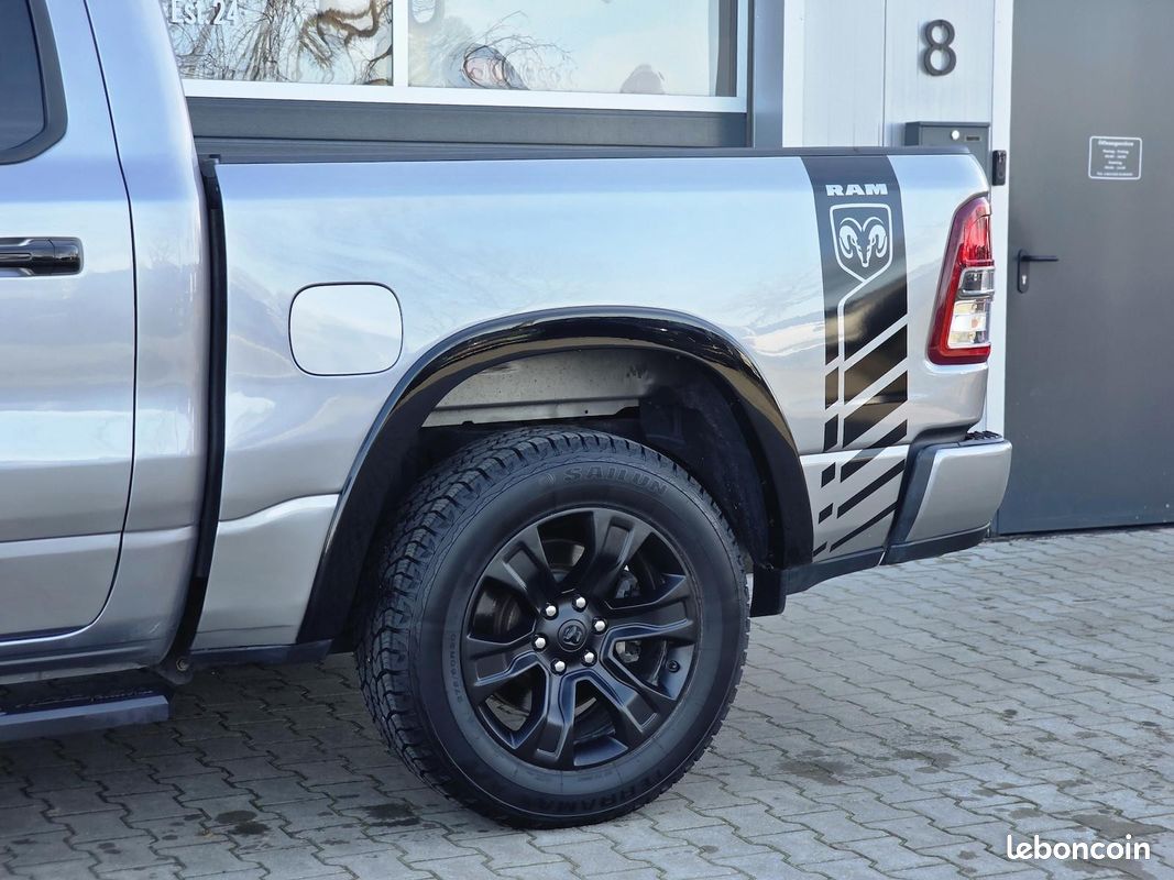 Dodge RAM 1500 Big Horn V8 5.7 HEMI 401 ch – 4x4 – Pack Night – CarPlay (image 12)