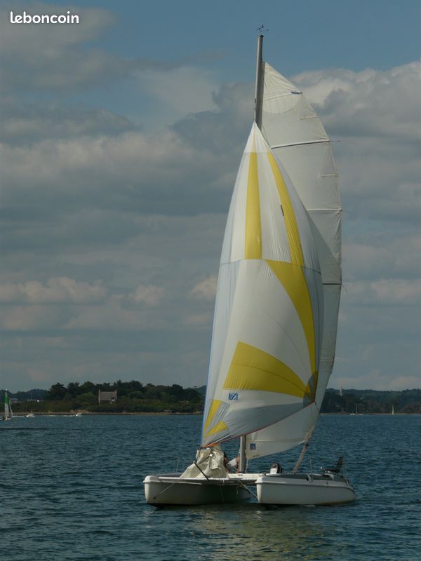 Catamaran twist (image 1)
