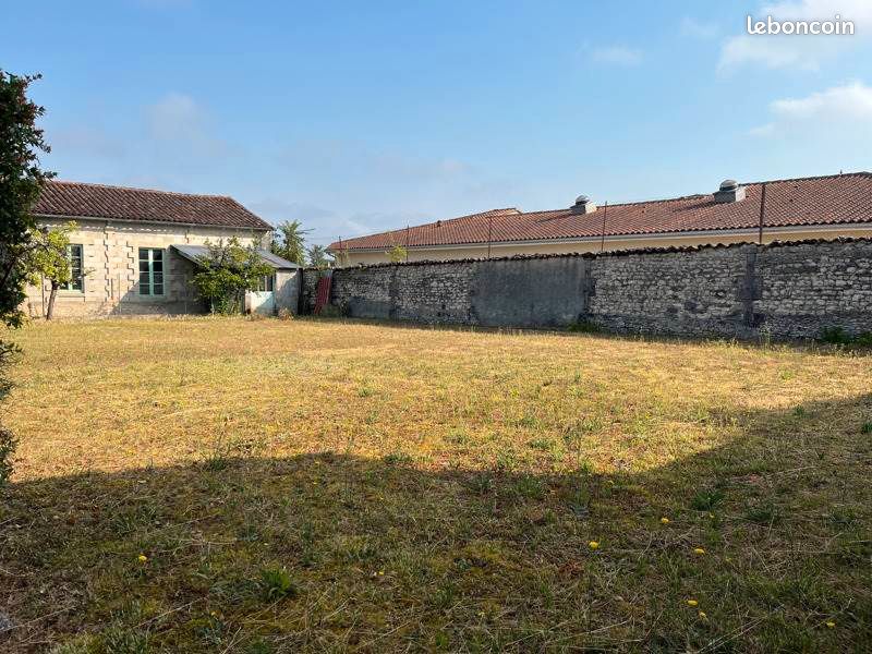 Terrain 645 m² · à Cognac · 61 600 €