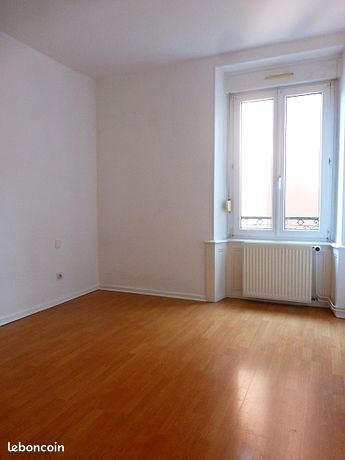 Belfort grand et lumineux f3