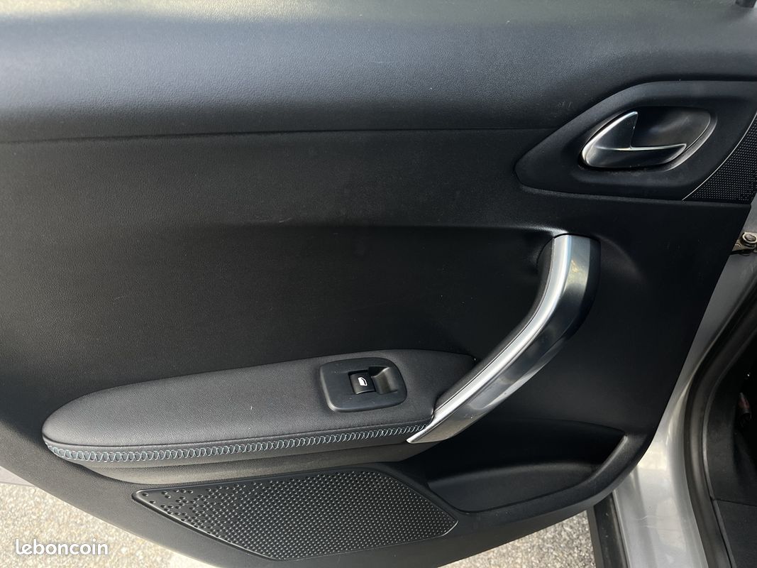 Peugeot 2008 1.6 BLUEHDI 120CH CROSSWAY S&S (image 13)