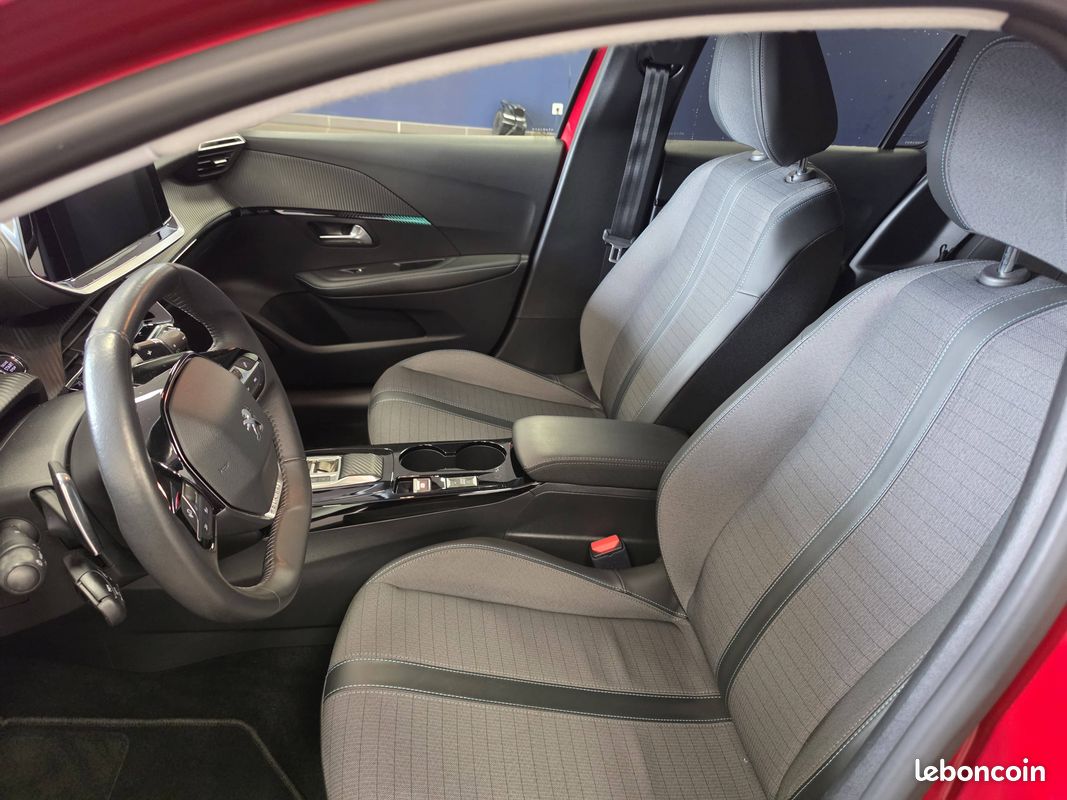 PEUGEOT 208 PureTech 100 S&S EAT8 Allure (image 11)