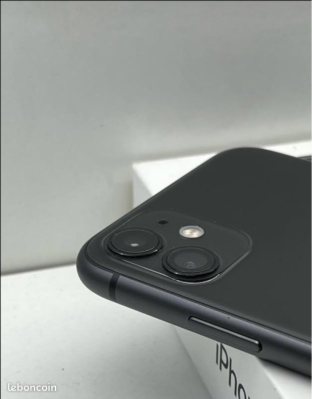 Iphone 11 (image 2)