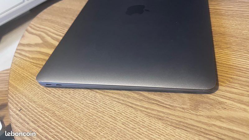 MacBook Air m1 (image 2)