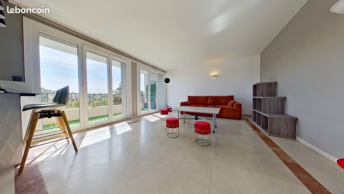 Appartement 1 pièce 51 m² · à Écully · 51 m² · 890 €/mois