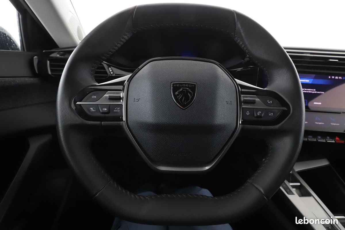 Peugeot 408 1.6 PHEV Allure Pack e-EAT8 225 ch (image 15)