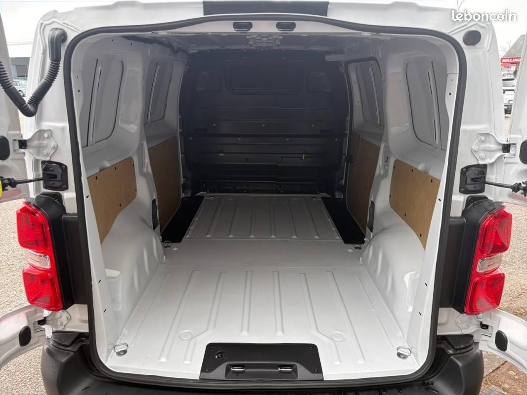 Citroën Jumpy FOURGON FGN M DIESEL 180 CH AUTOMAT (image 6)