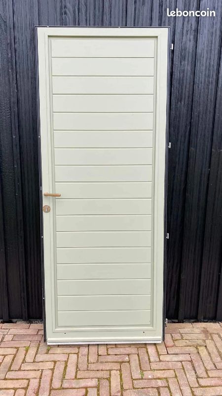 Porte entrée (image 2)