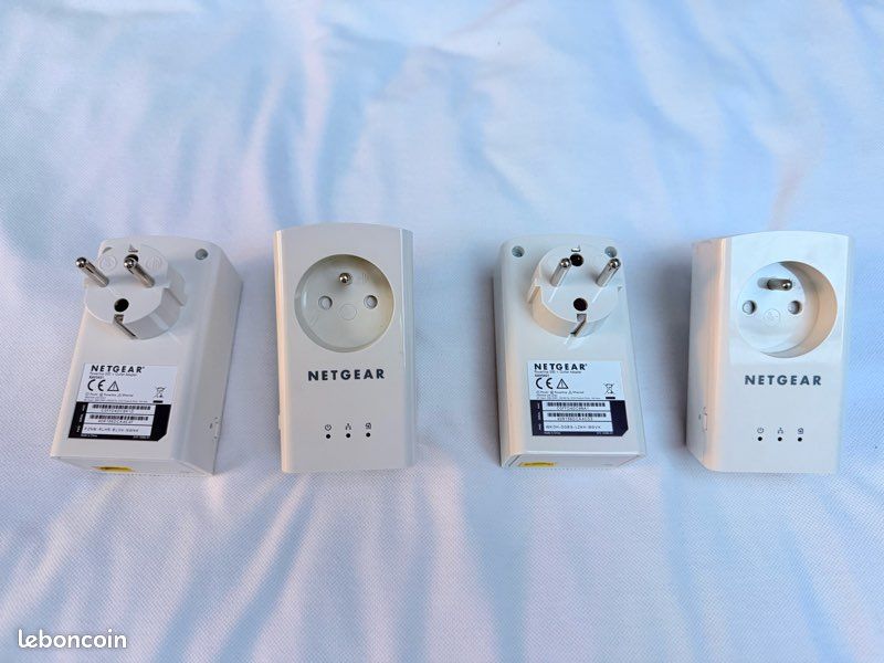 Lot de 4 CPL NETGEAR Powerline 500 – XAV5421 – Prise intégrée (image 1)