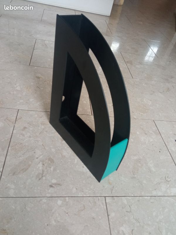 Porte-revues noir et vert (image 1)