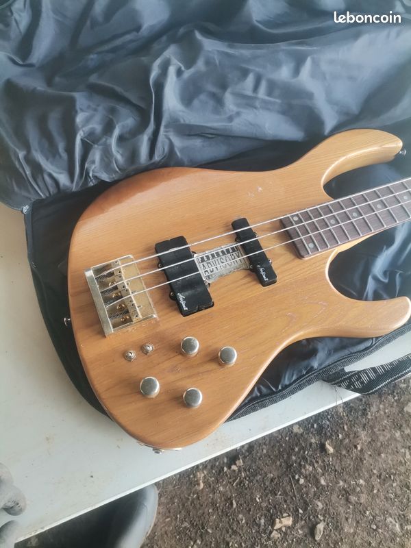 Guitare basse Aria Pro II (image 3)